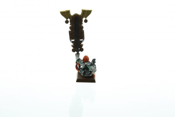 Warhammer Fantasy Dwarf Limited Edition Army Standard Bearer