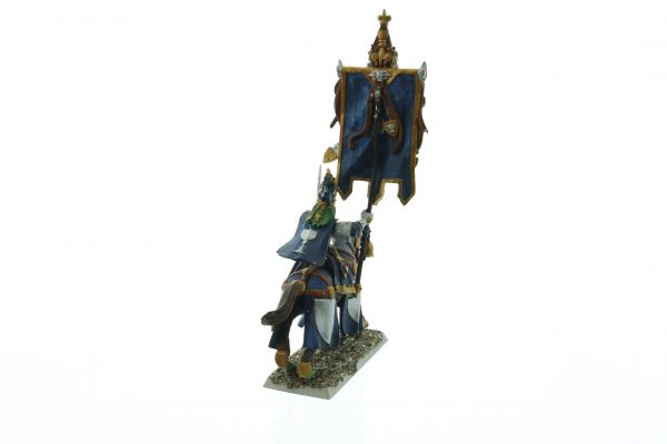 Bretonnia Battle Standard Bearer