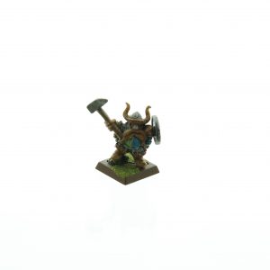 Dwarf Captain with Orc Head Trophy