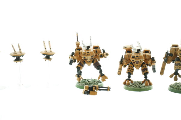 Classic Tau Empire XV8 Crisis Battlesuits