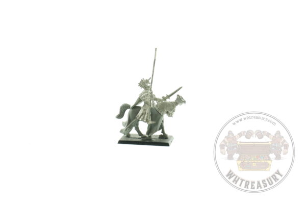 Bretonnia Standard Bearer