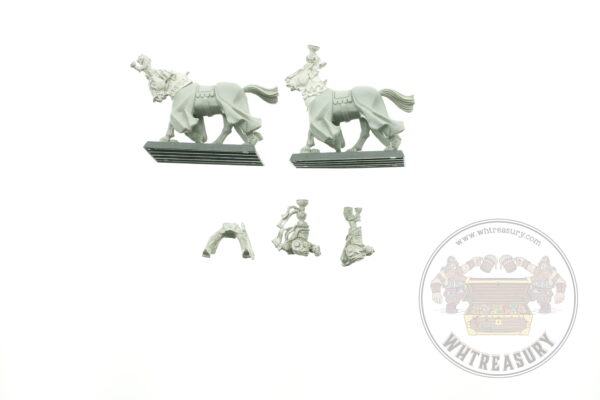 Bretonnian Grail Knight Bits