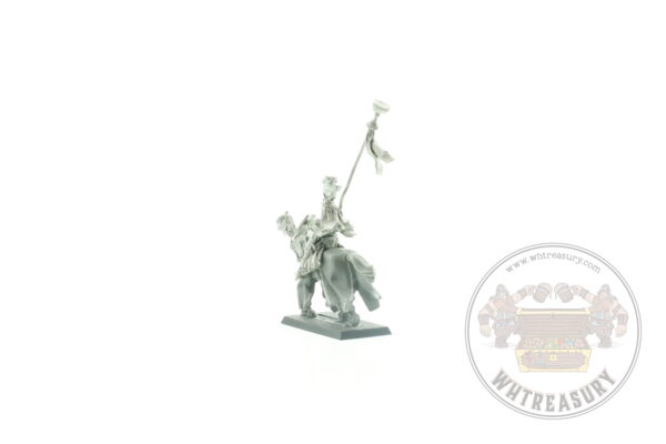 Bretonnia Grail Knight Standard Bearer