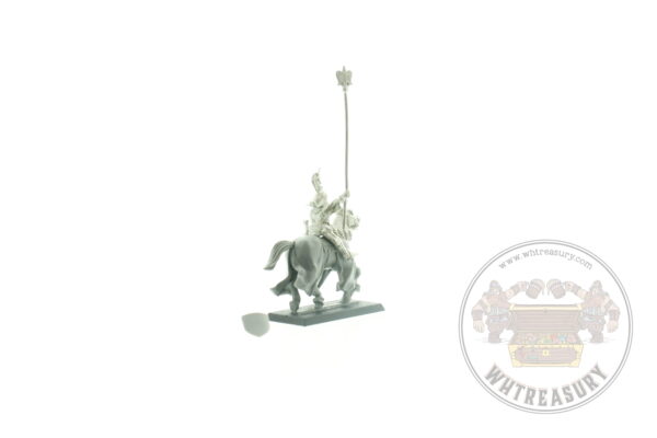 Bretonnia Questing Knight Standard Bearer